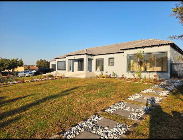 3 BEDROOM HOUSE FOR SALE IN ARUNDO ESTATE